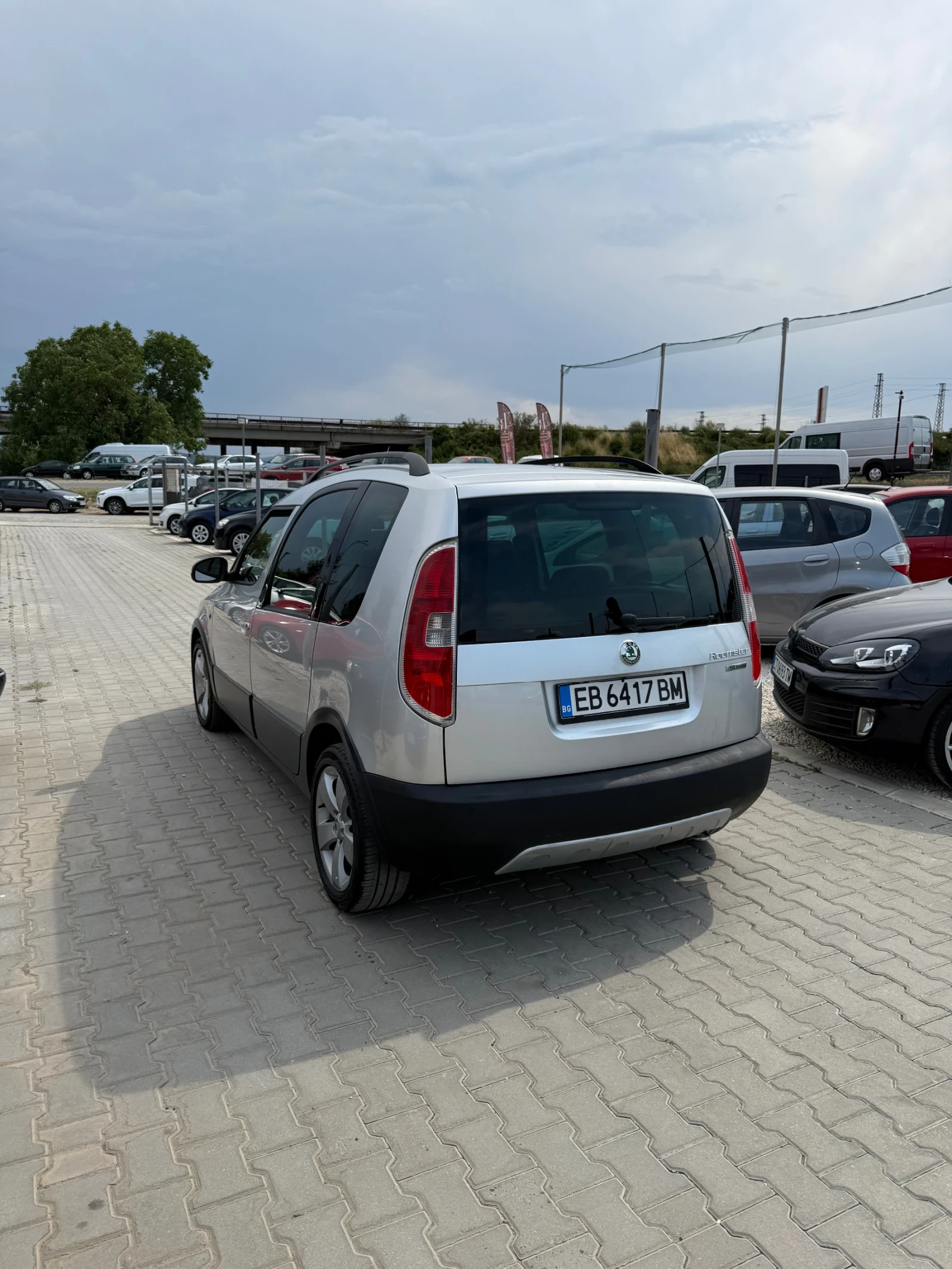 Skoda Roomster Scout* 1.4* Клима* Всичко платено* Топ* Бартер*  - изображение 9