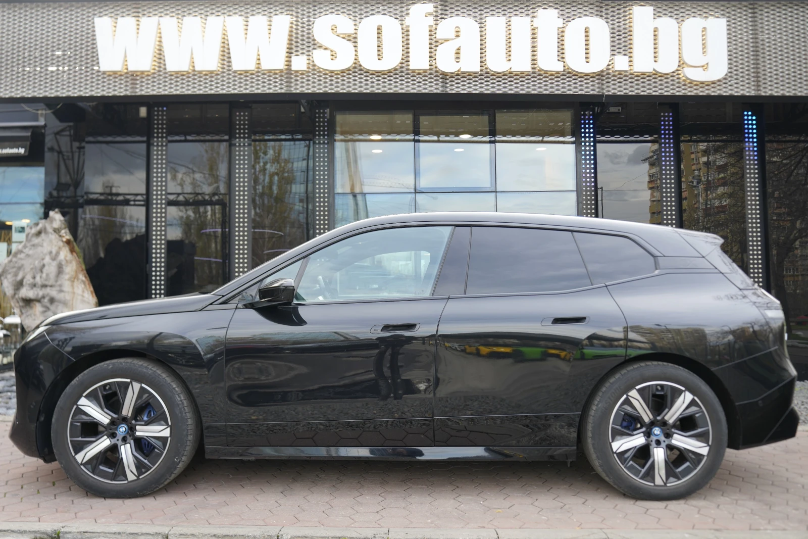 BMW iX 40 xDrive 76.6 kWh Shadow Line | Mobile.bg   4