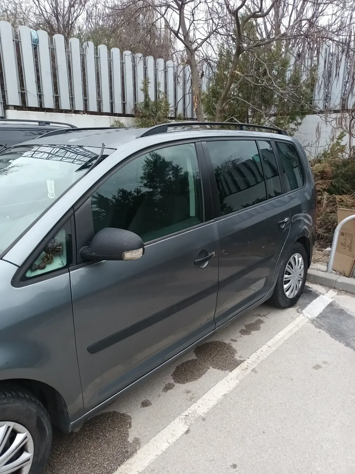 VW Touran 1.6, снимка 8 - Автомобили и джипове - 54481004