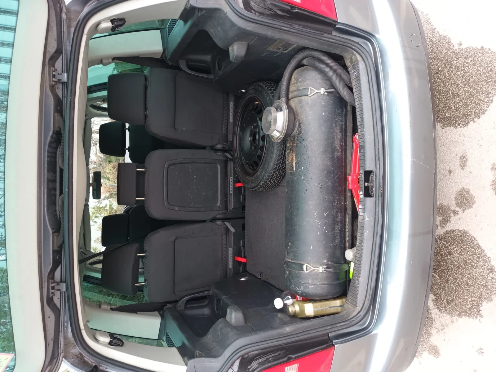 VW Touran 1.6, снимка 4 - Автомобили и джипове - 54481004