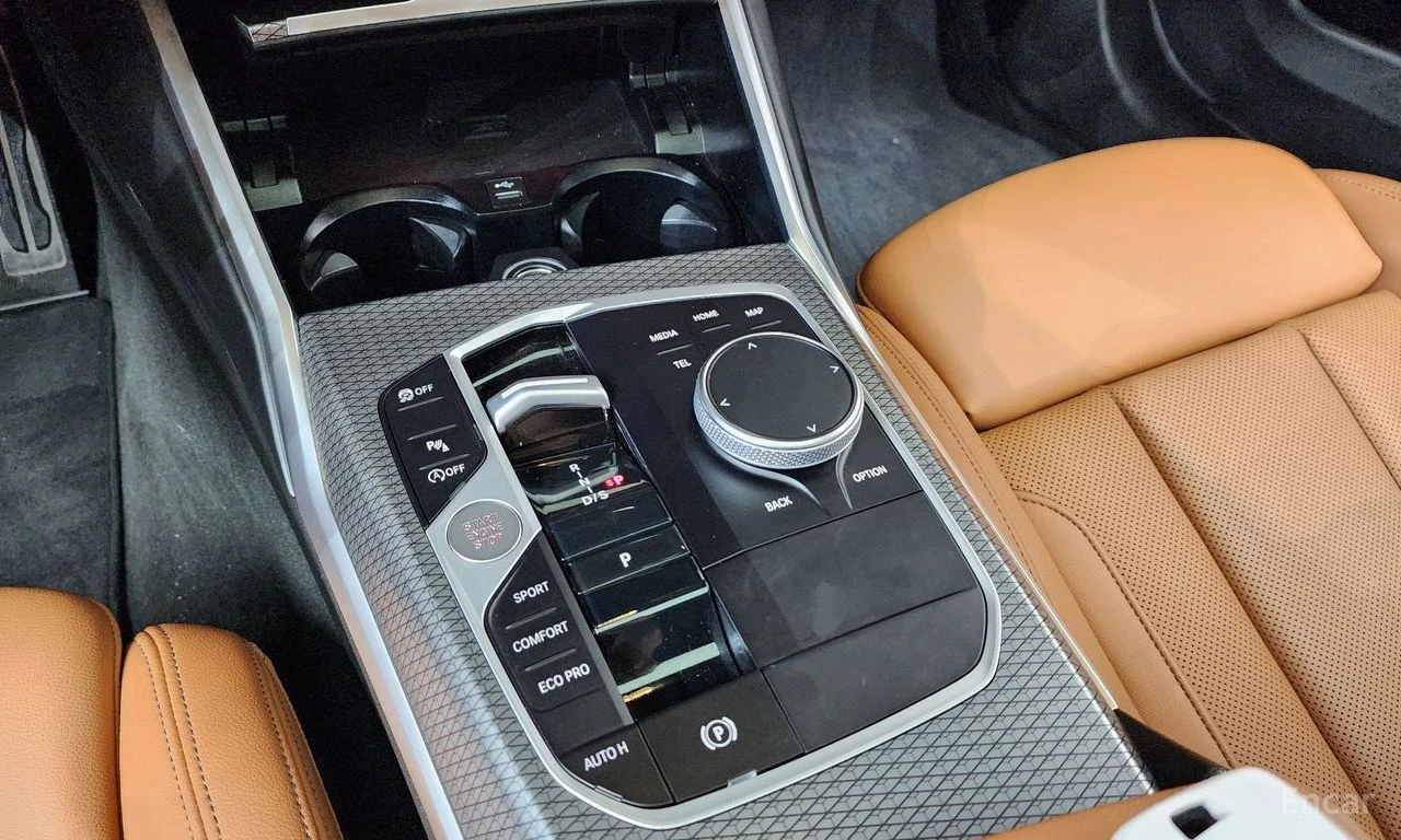 BMW 320 i M SPORT* DISTRONIC* HEAD-UP* ПОДГРЕВ* КАМЕРА*  , снимка 14 - Автомобили и джипове - 55072321
