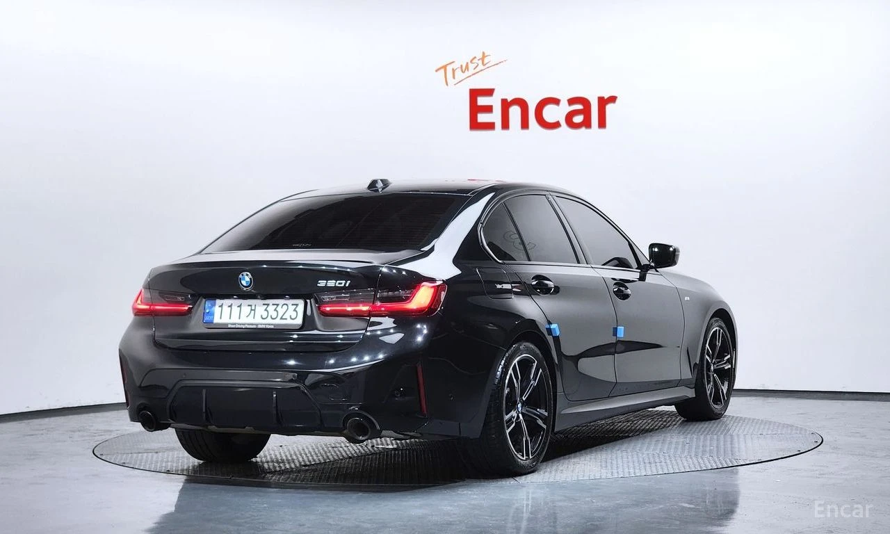 BMW 320 i M SPORT* DISTRONIC* HEAD-UP* ПОДГРЕВ* КАМЕРА*  , снимка 3 - Автомобили и джипове - 55072321
