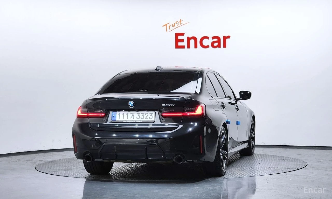 BMW 320 i M SPORT* DISTRONIC* HEAD-UP* ПОДГРЕВ* КАМЕРА*  , снимка 4 - Автомобили и джипове - 55072321