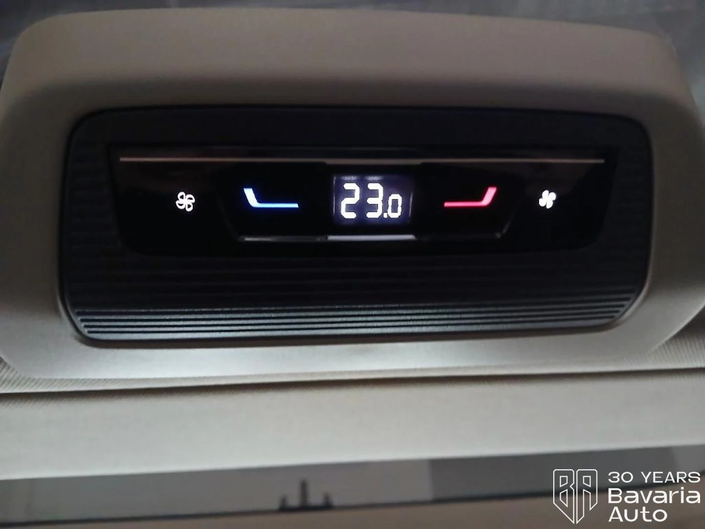 VW Multivan Style long DSG Easy Open Basic, снимка 16 - Автомобили и джипове - 55171335