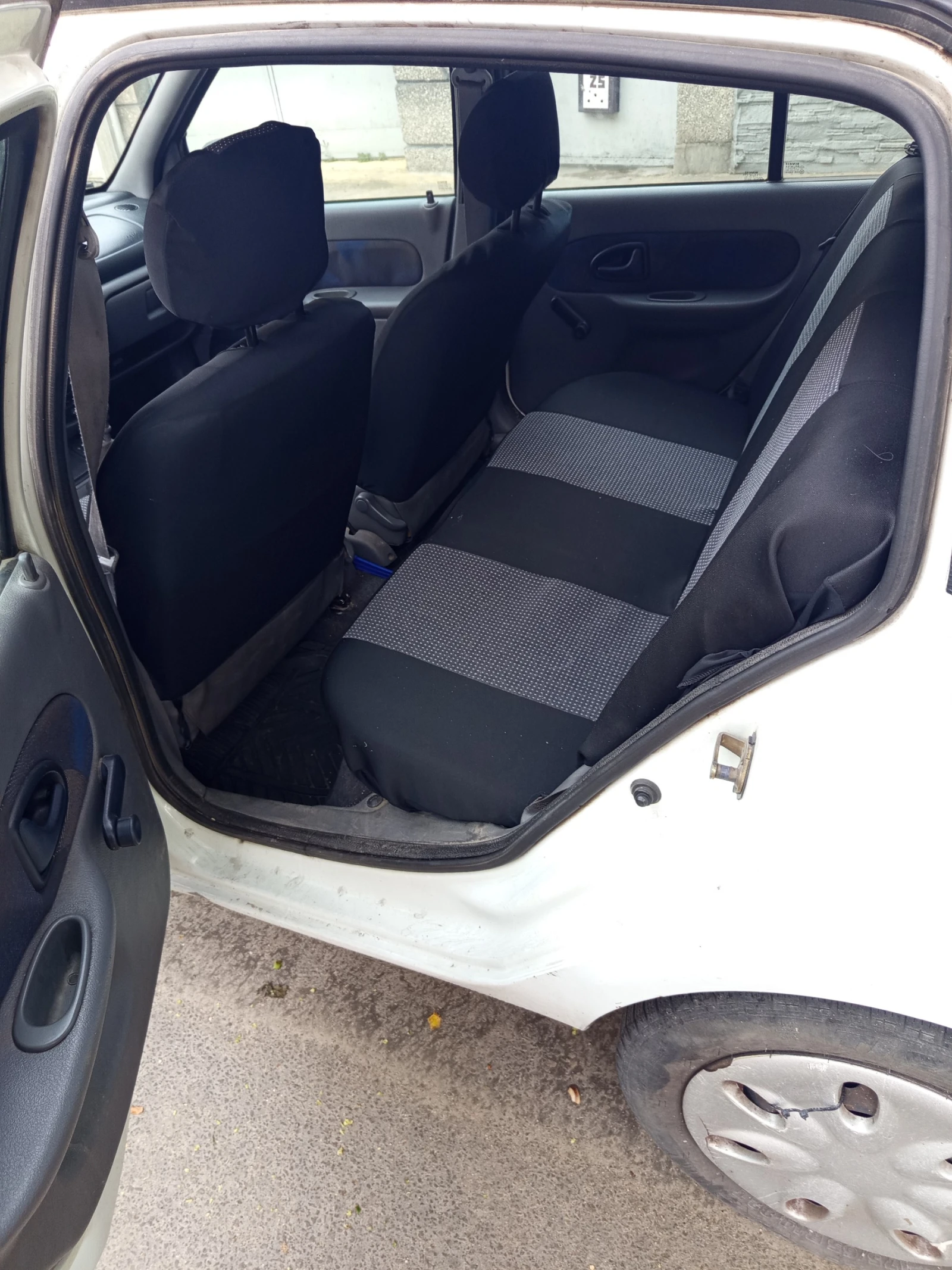 Renault Clio, снимка 6 - Автомобили и джипове - 55371854