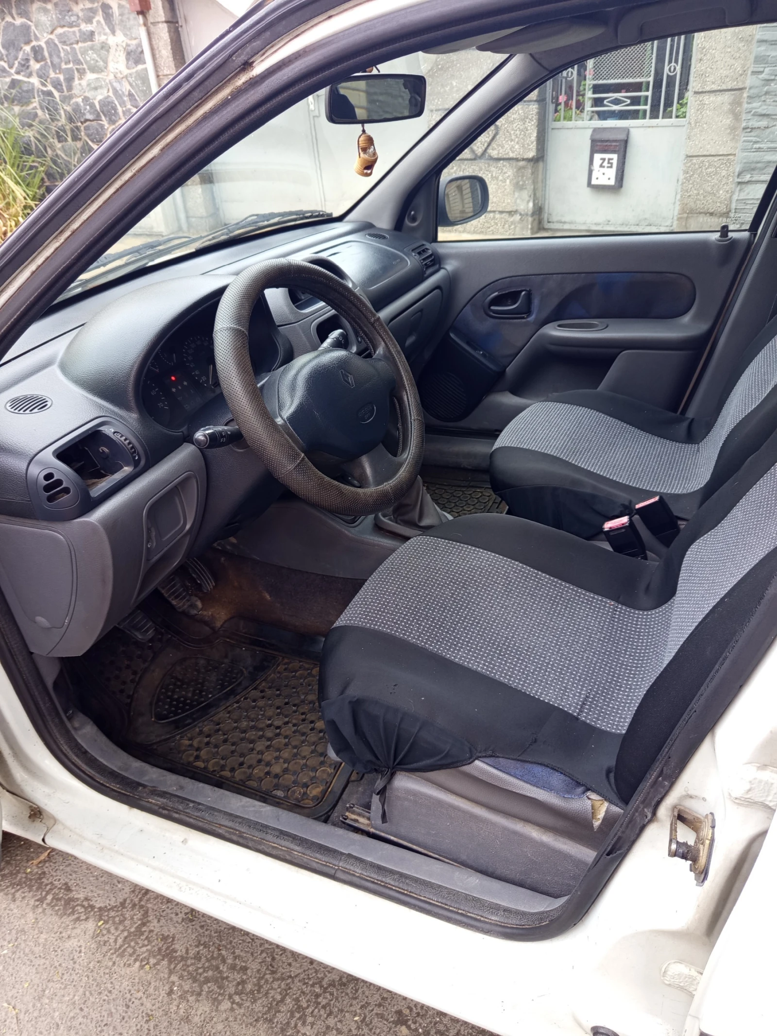 Renault Clio, снимка 7 - Автомобили и джипове - 55371854