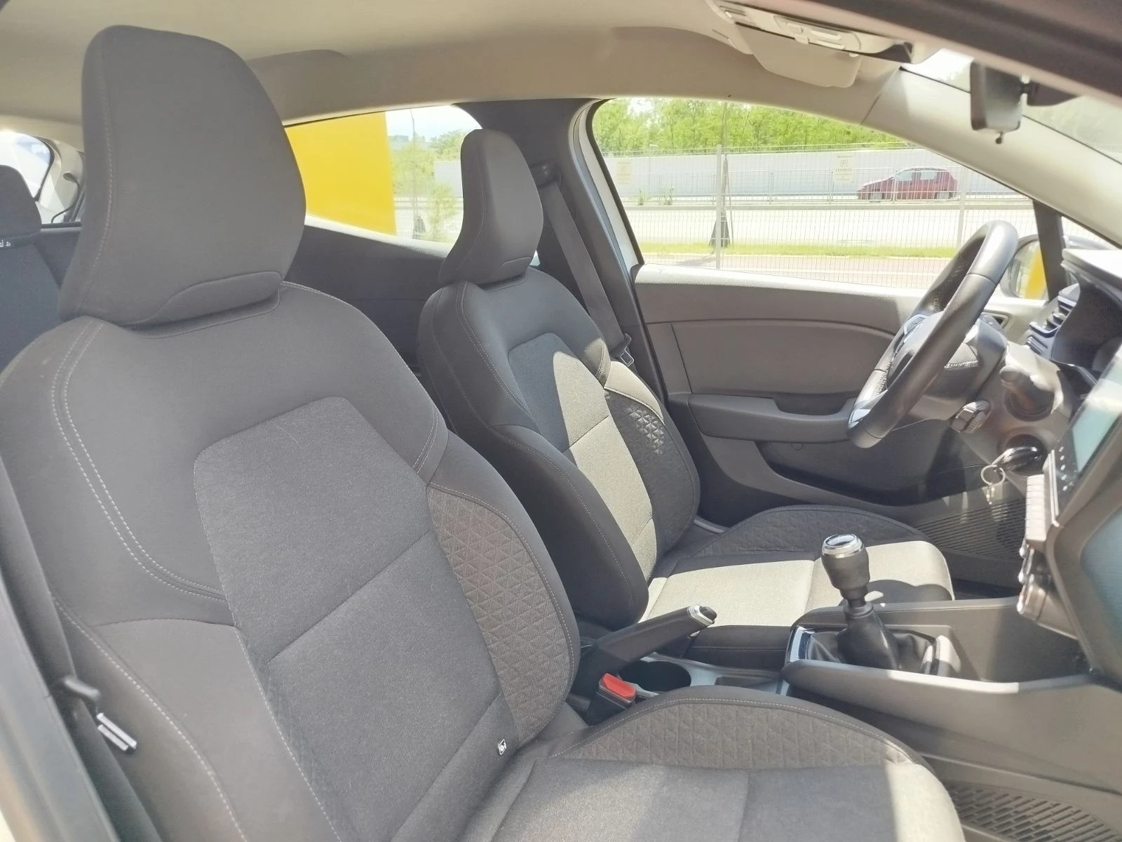 Renault Clio 1.0 TCe/90 к.с, снимка 13 - Автомобили и джипове - 55464999