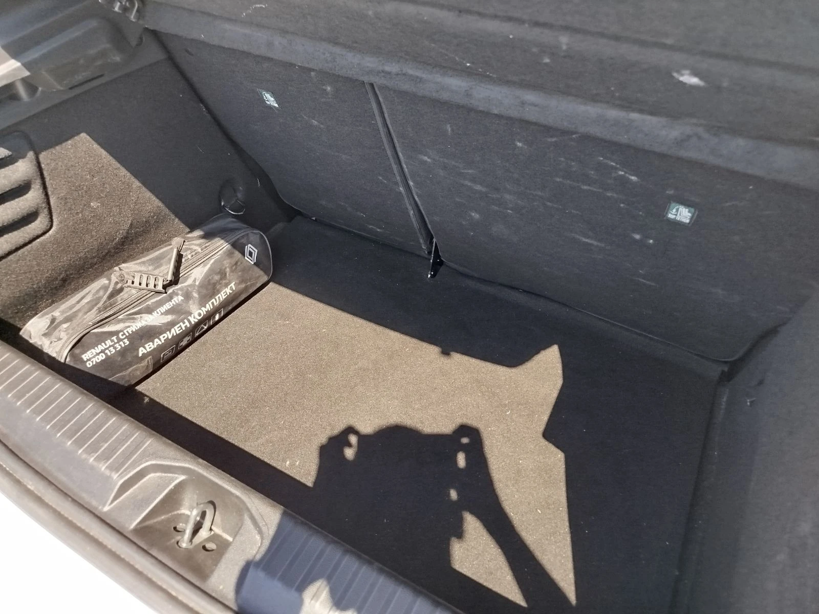 Renault Clio 1.0 TCe/90 к.с, снимка 9 - Автомобили и джипове - 55464999