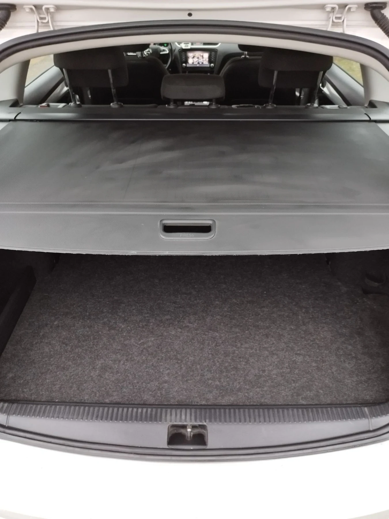Skoda Octavia 1.5 G-TEC* DISTRONIC* NAV* F1, снимка 14 - Автомобили и джипове - 55582740