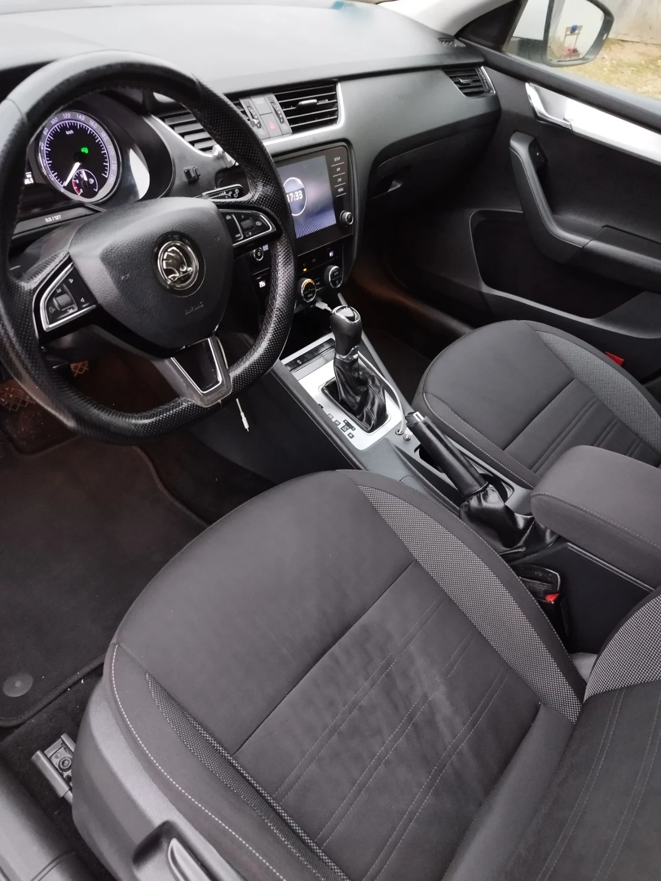 Skoda Octavia 1.5 G-TEC* DISTRONIC* NAV* F1, снимка 8 - Автомобили и джипове - 55582740