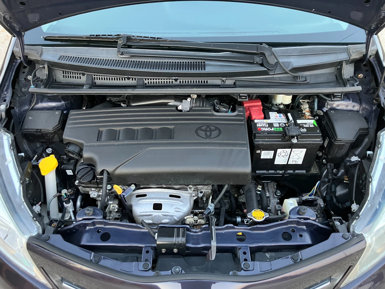 Toyota Yaris 1.3 VVT-i автоматик, снимка 15 - Автомобили и джипове - 55780669