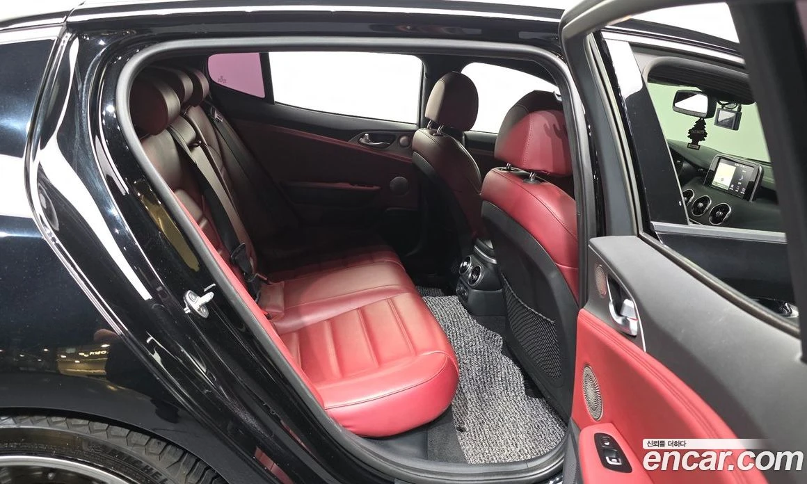 Kia Stinger 3.3 Turbo 2WD GT, снимка 12 - Автомобили и джипове - 55856243