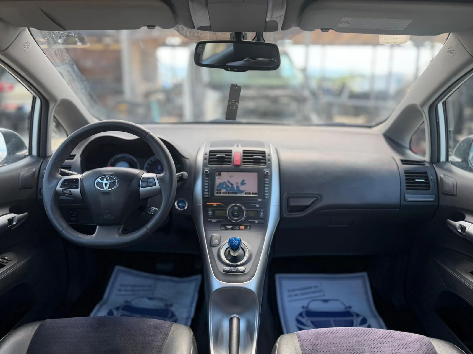 Toyota Auris / 1.8I / HYBRID / ГАРАНЦИЯ НА БАТЕРИЯТА /, снимка 13 - Автомобили и джипове - 55923297