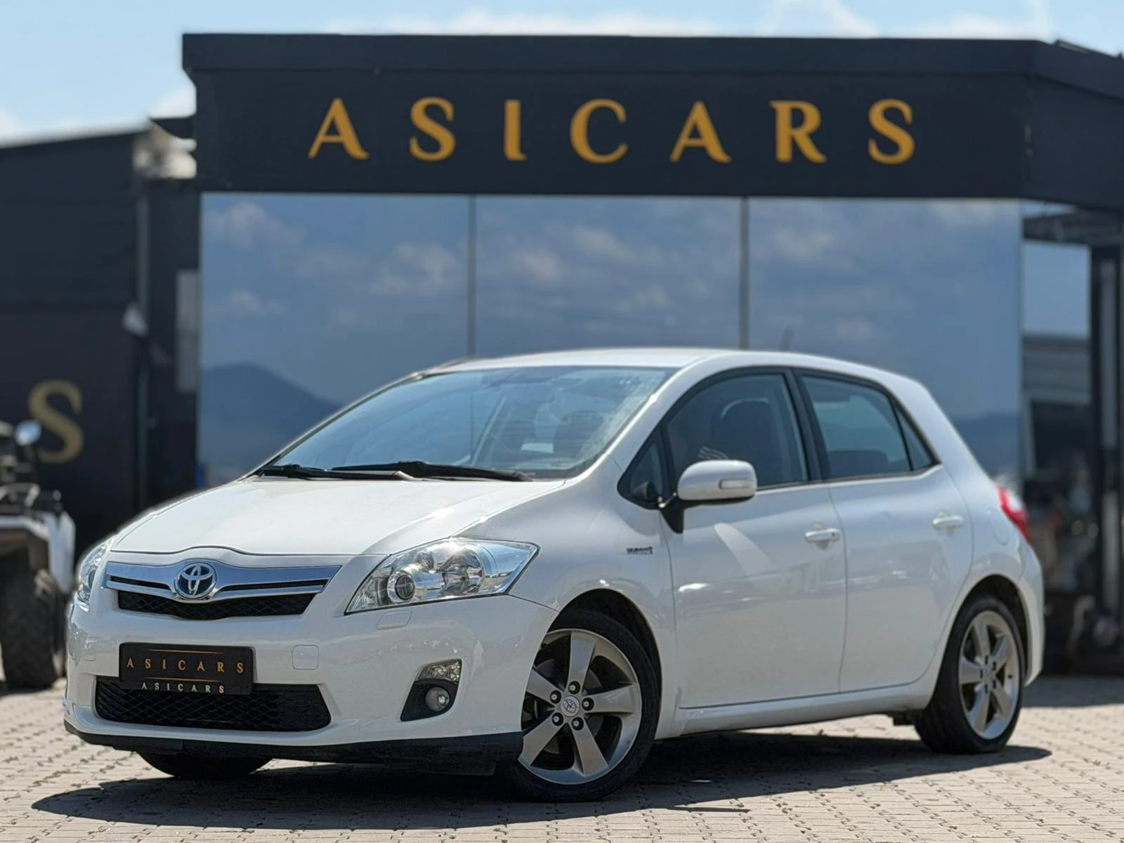 Toyota Auris / 1.8I / HYBRID / ГАРАНЦИЯ НА БАТЕРИЯТА /