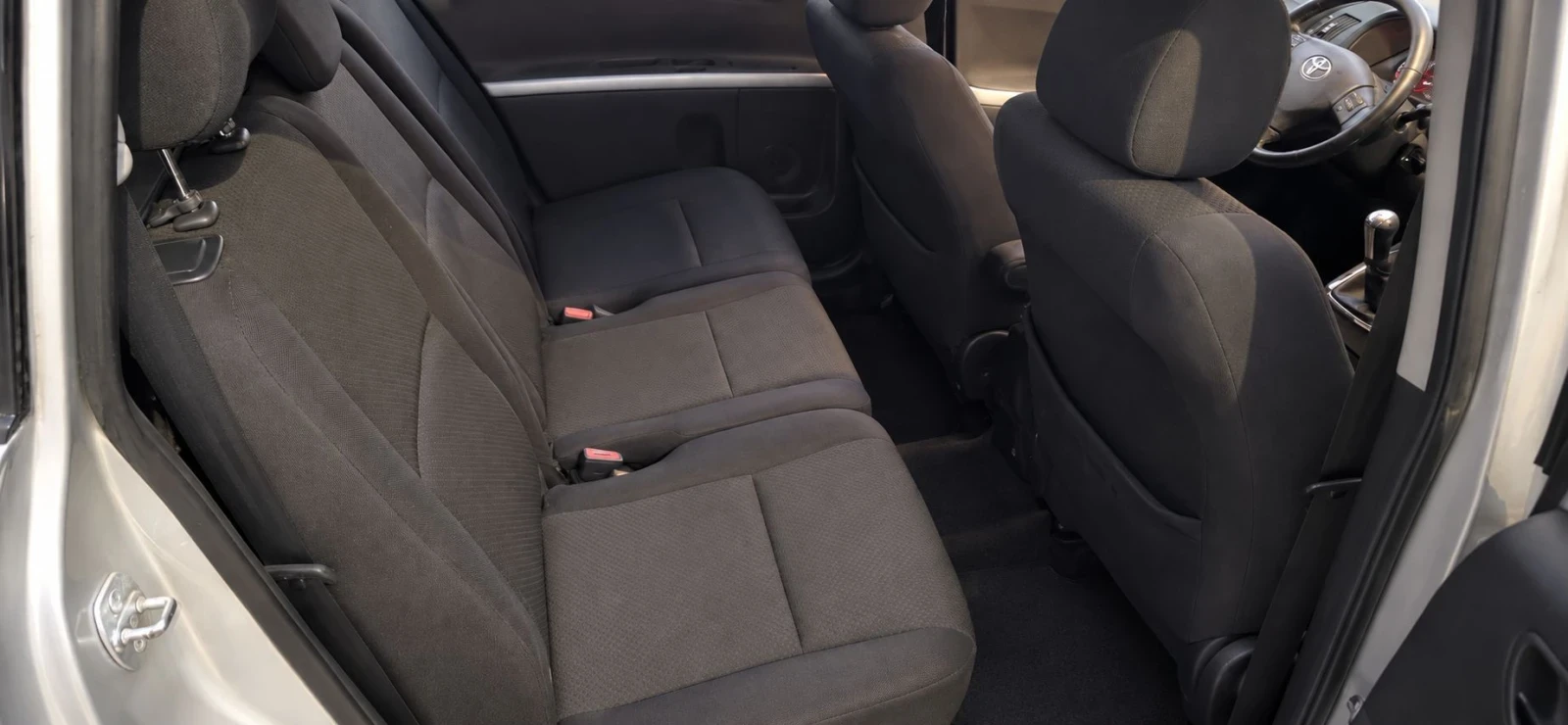 Toyota Corolla verso 1.6i, снимка 7 - Автомобили и джипове - 56043099