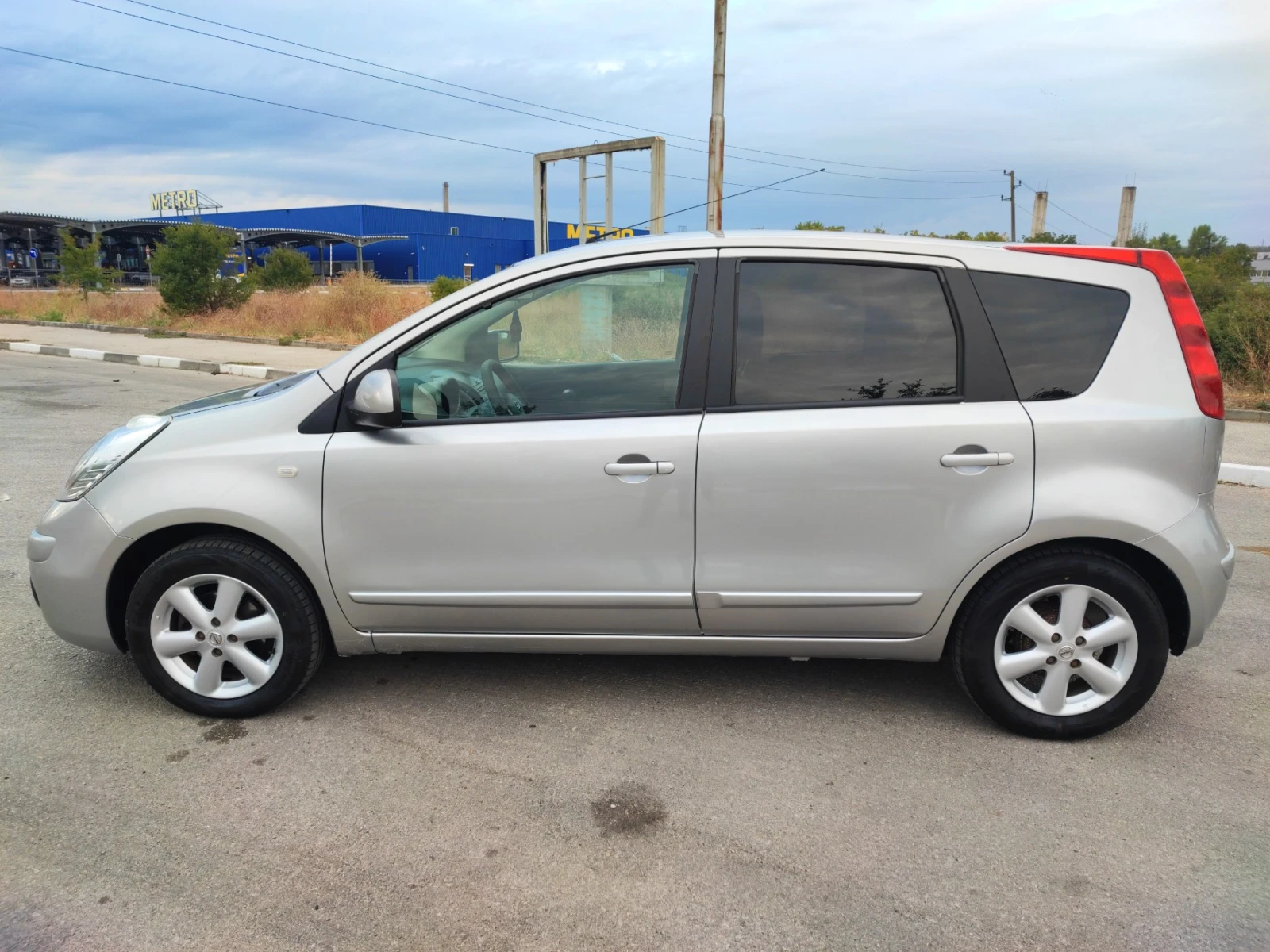 Nissan Note 1.4i 88 коня бензин, снимка 3 - Автомобили и джипове - 56301205