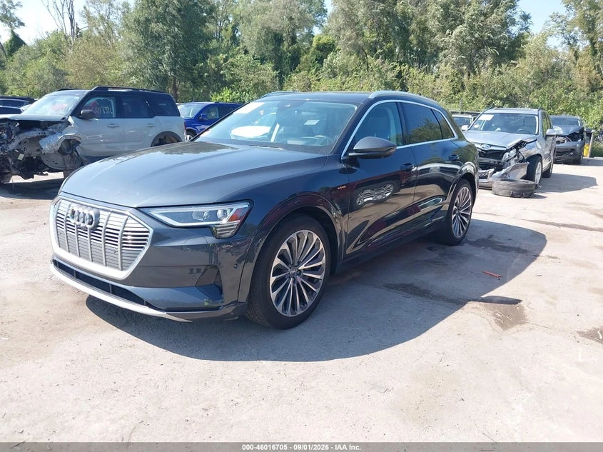 Audi E-Tron Premium Plus