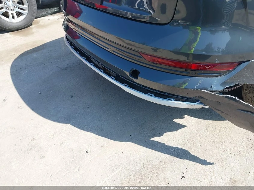 Audi E-Tron Premium Plus, снимка 6 - Автомобили и джипове - 56618842