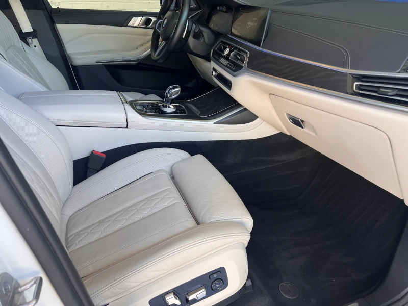 BMW X7 xDrive 40d M Sport Pro, снимка 13 - Автомобили и джипове - 52603951
