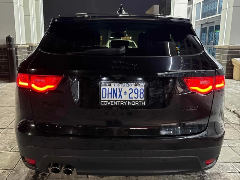 Jaguar F-PACE * AWD 4dr 20d Prestige * CARFAX * ЦЕНА ДО БГ, снимка 4 - Автомобили и джипове - 52968130