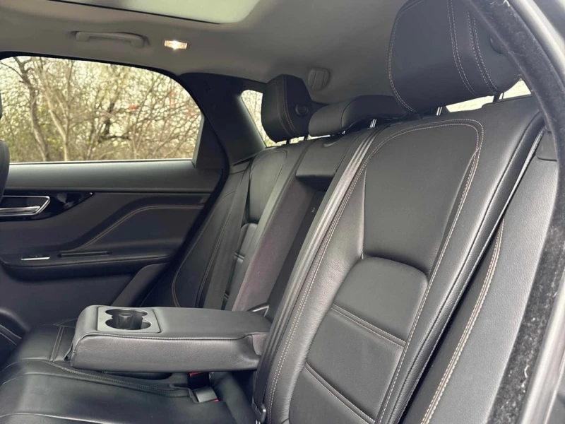 Jaguar F-PACE * AWD 4dr 20d Prestige * CARFAX * ЦЕНА ДО БГ, снимка 10 - Автомобили и джипове - 52968130