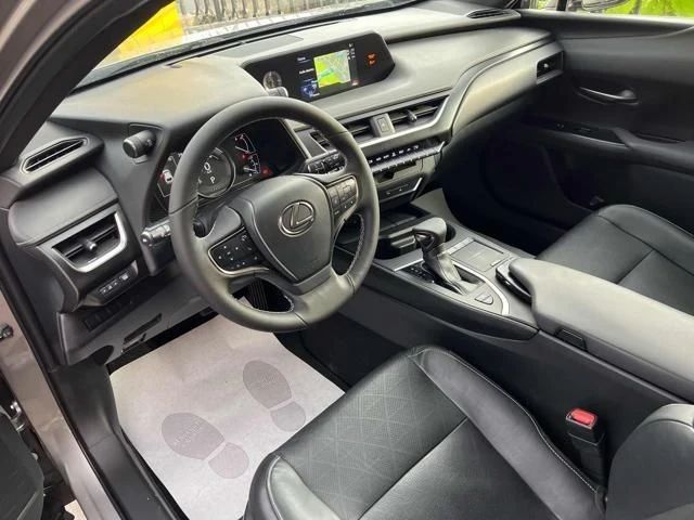 Lexus UX 250h Silver - изображение 9