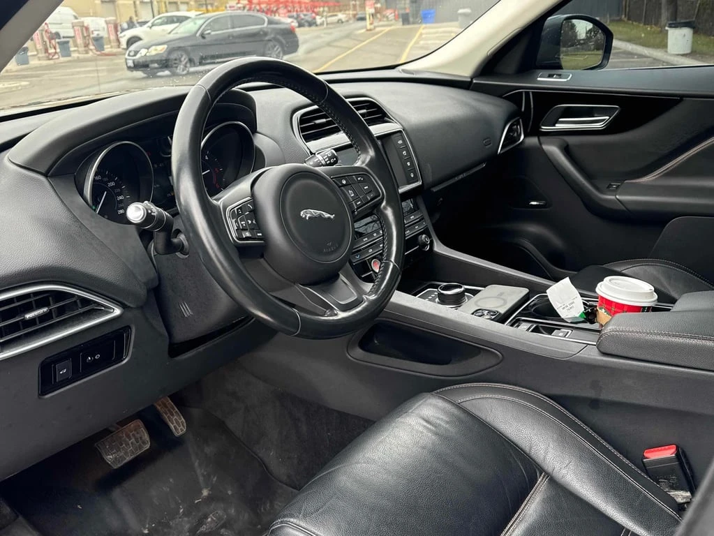 Jaguar F-PACE * AWD 4dr 20d Prestige * CARFAX * ЦЕНА ДО БГ - изображение 5