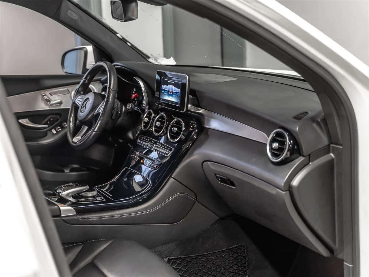 Mercedes-Benz GLC * GLC300 Base 4M * CARFAX * ���� �� �� | Mobile.bg � ����������� 9