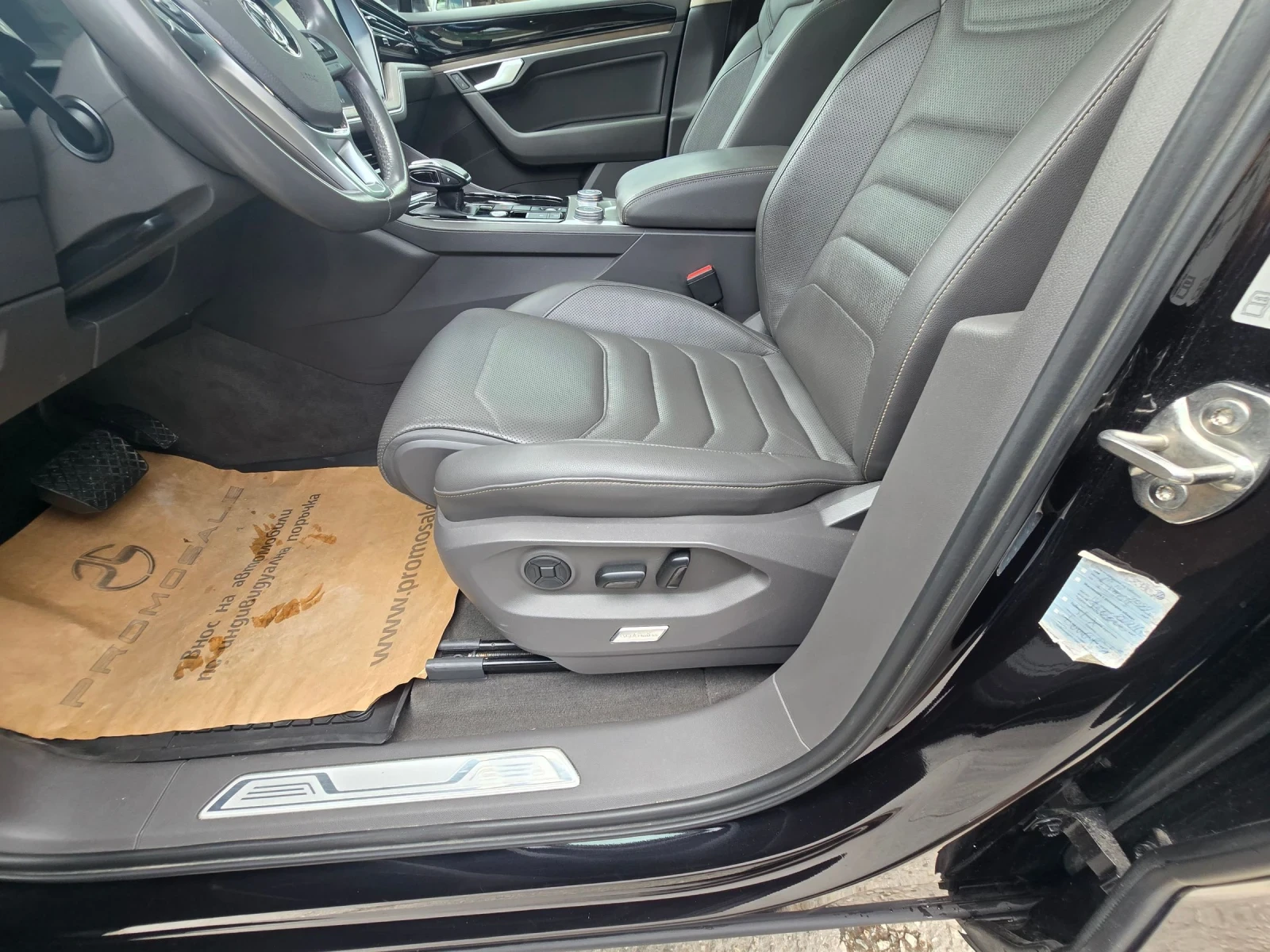 VW Touareg 3.0 V6 TDI 4Motion Full Option, снимка 8 - Автомобили и джипове - 54961118