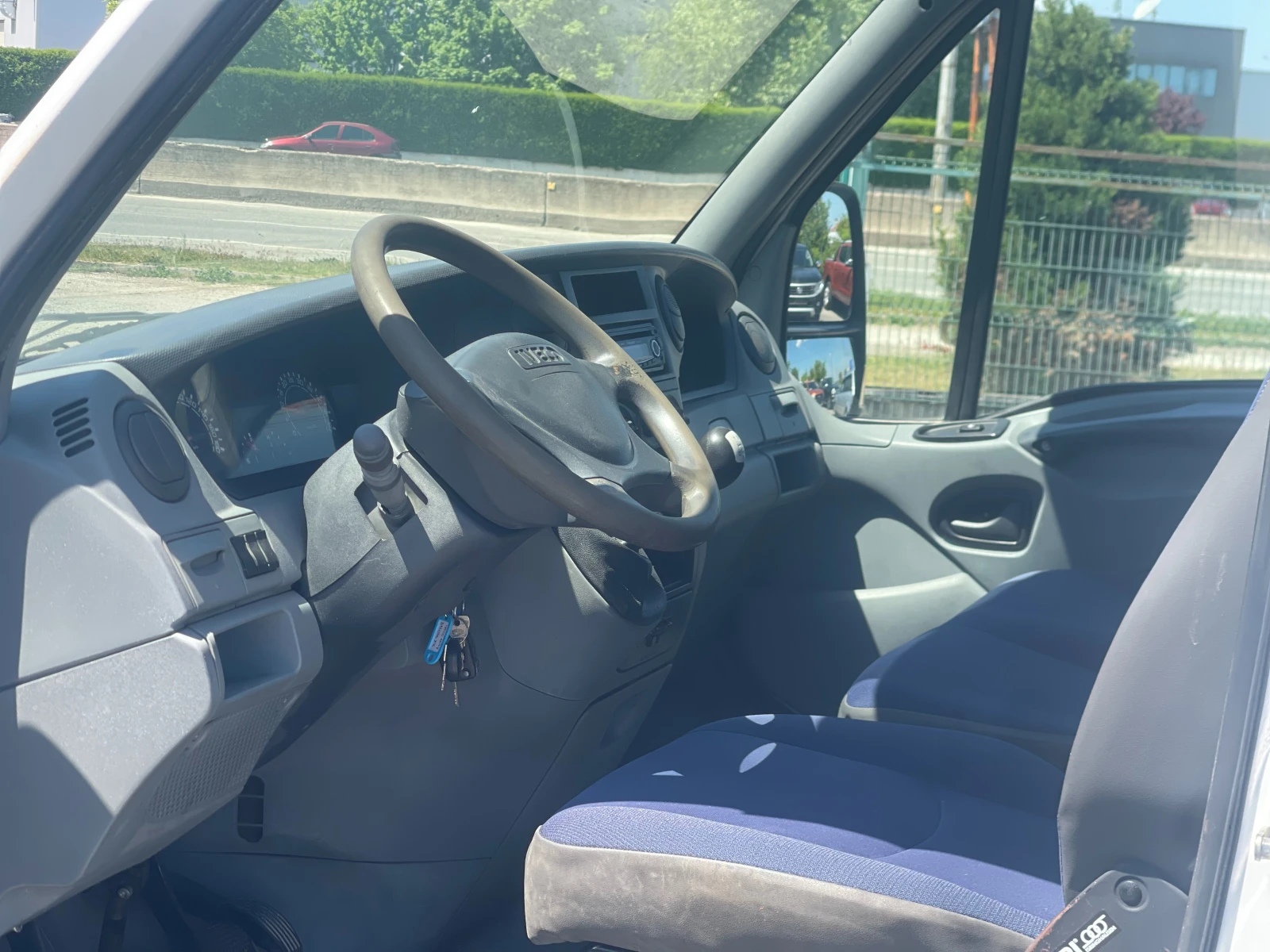 Iveco Daily 2.3Multi-Jet, снимка 12 - Бусове и автобуси - 54409354
