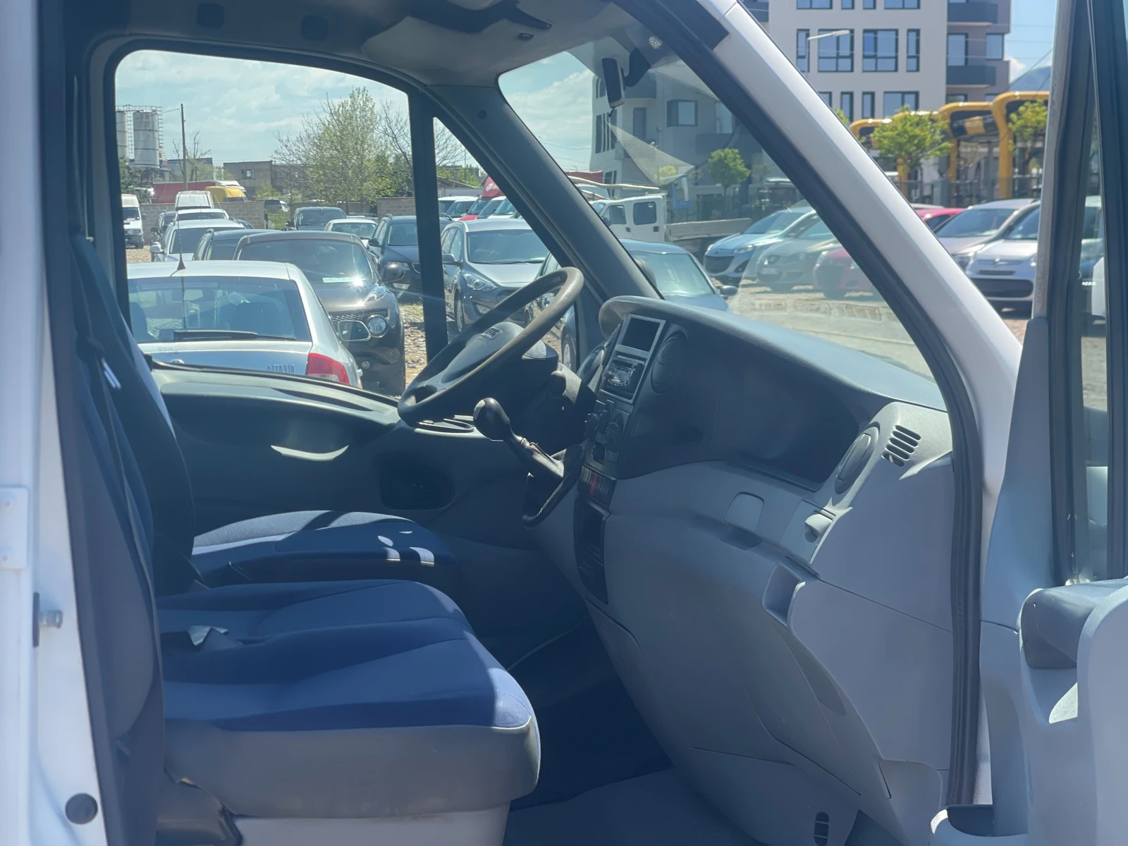 Iveco Daily 2.3Multi-Jet, снимка 10 - Бусове и автобуси - 54409354