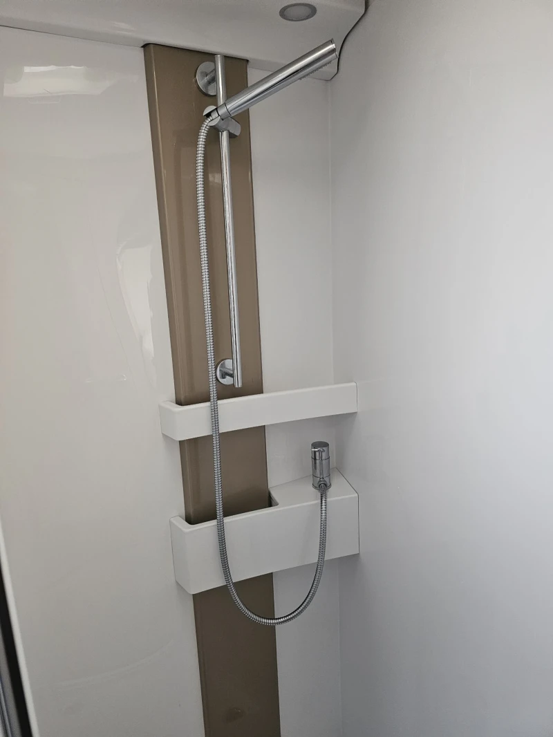 Кемпер Burstner Т729G, снимка 17 - Каравани и кемпери - 53276916