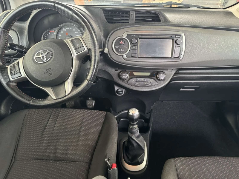 Toyota Yaris, снимка 3 - Автомобили и джипове - 47419780