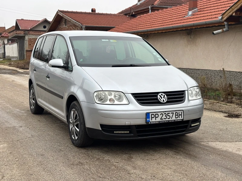 VW Touran 1.6, снимка 1 - Автомобили и джипове - 48391897