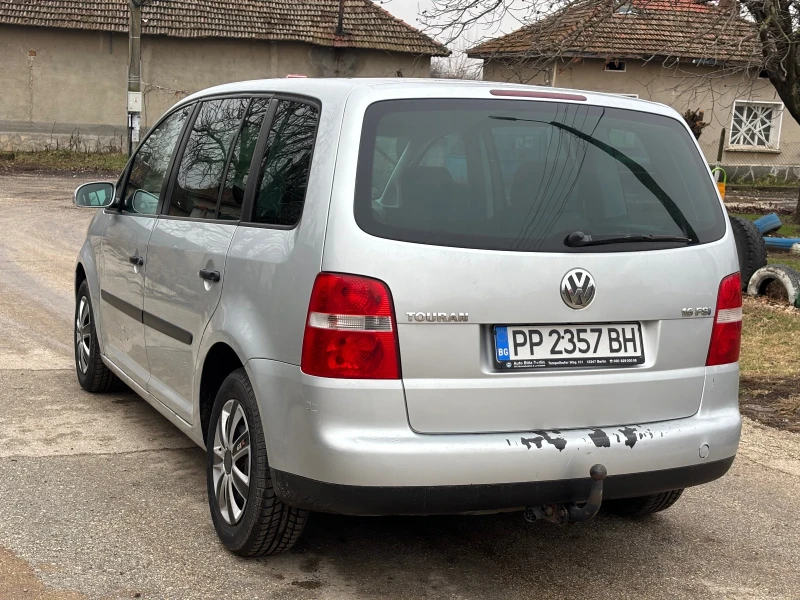 VW Touran 1.6, снимка 4 - Автомобили и джипове - 48391897