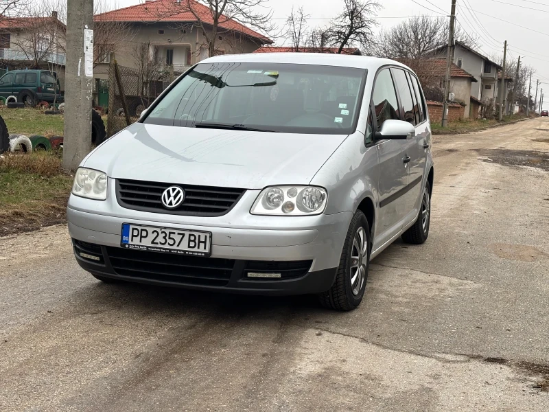 VW Touran 1.6, снимка 2 - Автомобили и джипове - 48391897