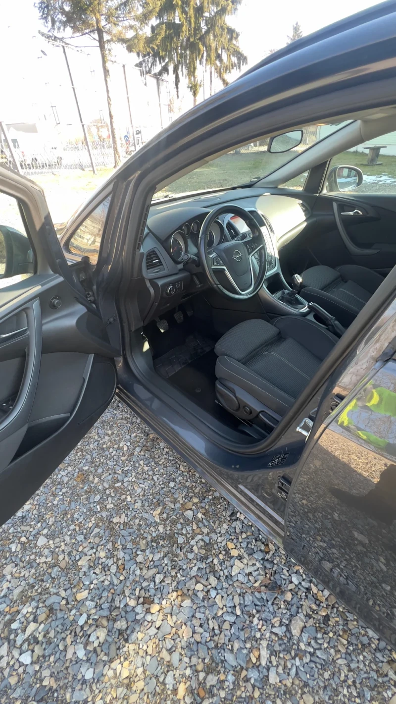 Opel Astra J, снимка 9 - Автомобили и джипове - 48787823