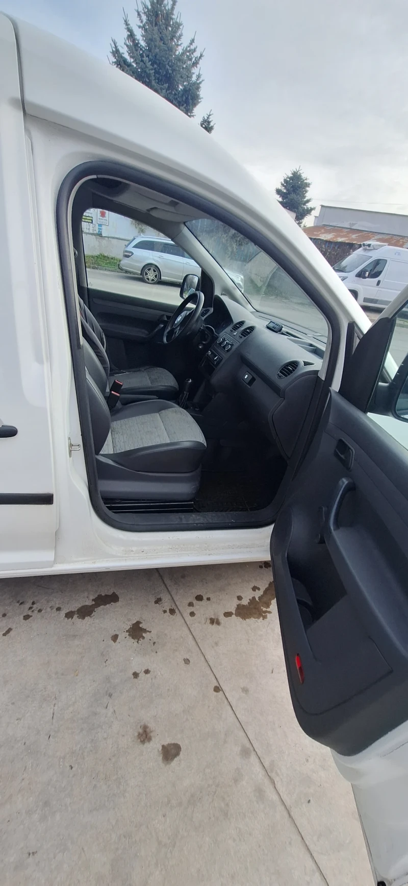 VW Caddy 1.6 lpg, снимка 6 - Автомобили и джипове - 52777011