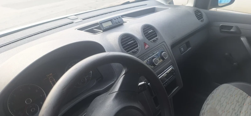 VW Caddy 1.6 lpg, снимка 11 - Автомобили и джипове - 52777011
