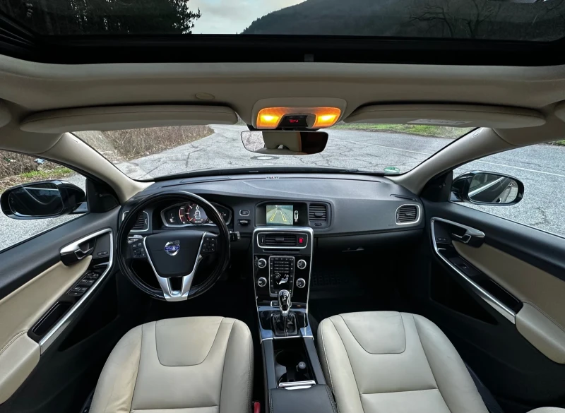 Volvo V60 2.4D6 Plug-In/Дистроник/Line assist/4x4, снимка 8 - Автомобили и джипове - 52867730