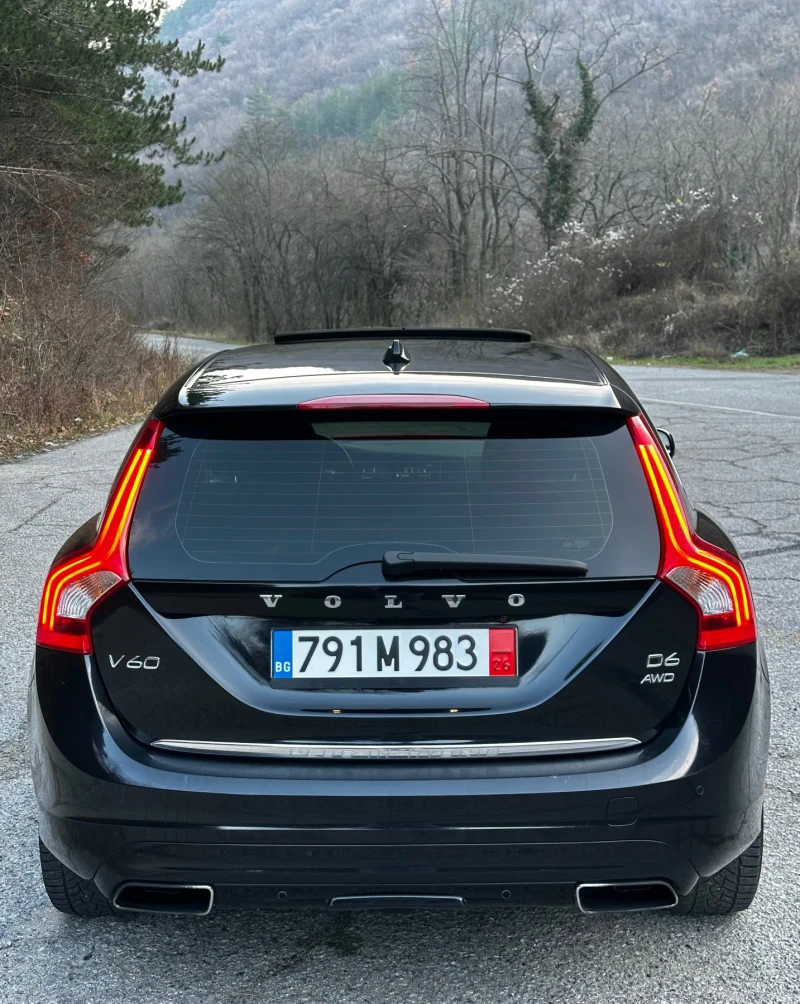 Volvo V60 2.4D6 Plug-In/Дистроник/Line assist/4x4, снимка 5 - Автомобили и джипове - 52867730