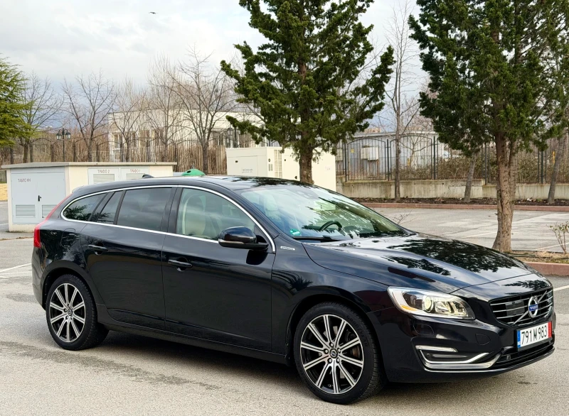 Volvo V60 2.4D6 Plug-In/Дистроник/Line assist/4x4
