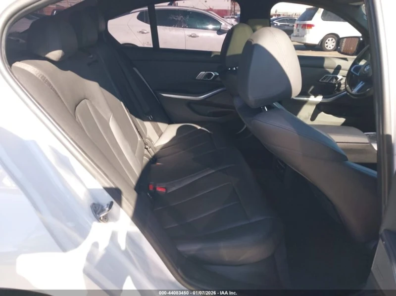 BMW 340 M340I * CARFAX* Head-Up* ПОДГРЕВИ* ШИБИДАХ, снимка 12 - Автомобили и джипове - 53361005