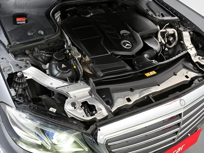 Mercedes-Benz E 220 Exclusive - изображение 6