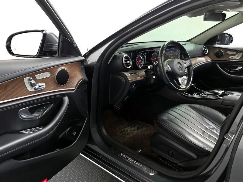 Mercedes-Benz E 220 Exclusive - изображение 9