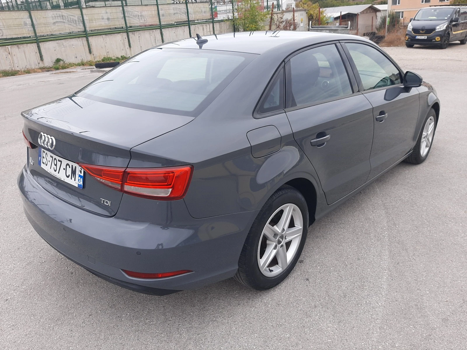 Audi A3 1.6TDI ...78900km.... - изображение 4