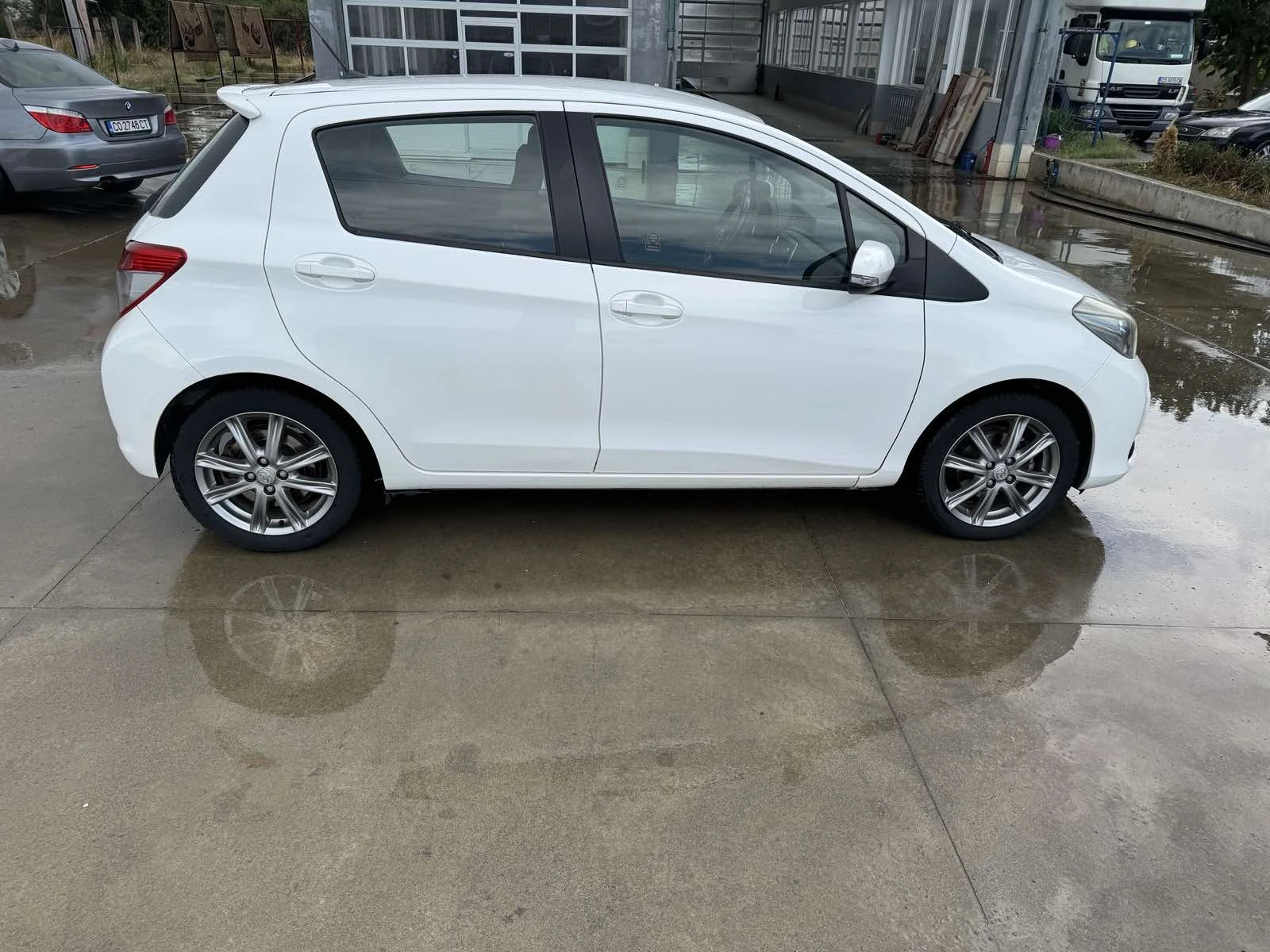 Toyota Yaris  - изображение 6