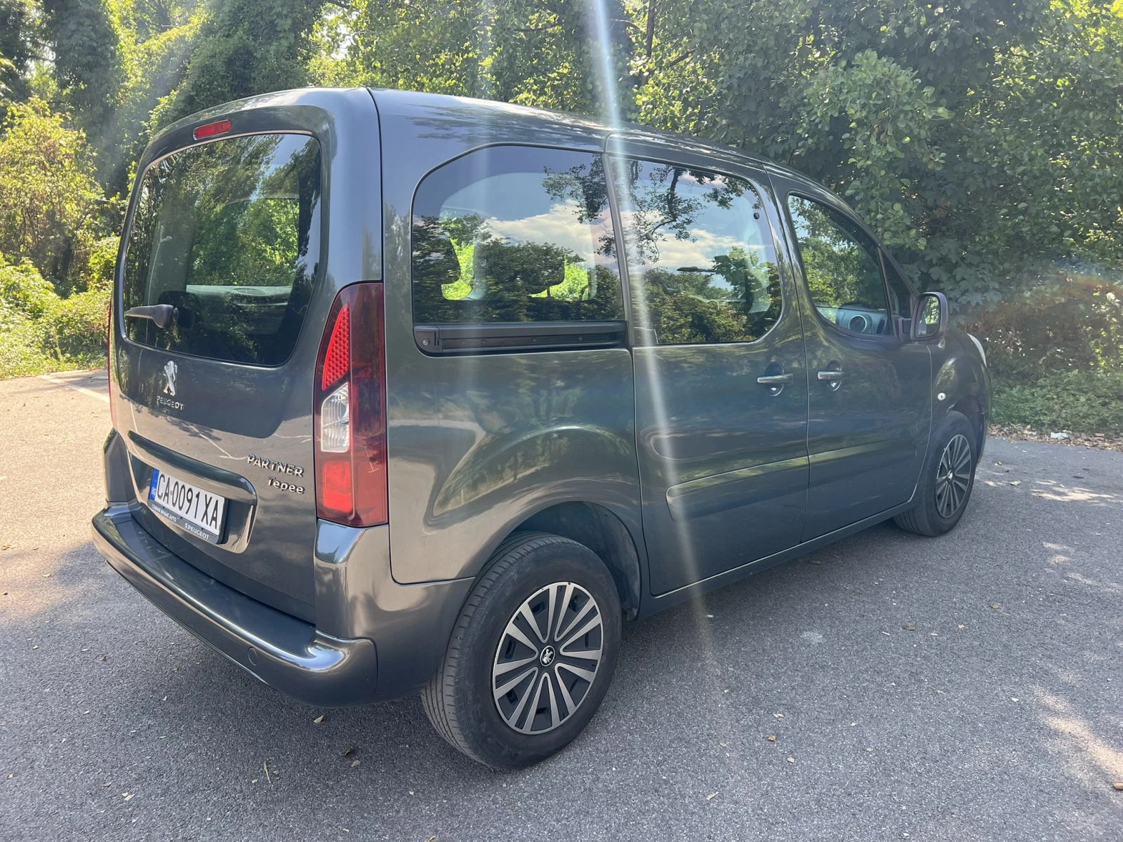 Peugeot Partner PARTNER TEPEE 1.6 HDI 92 к.с. - изображение 5