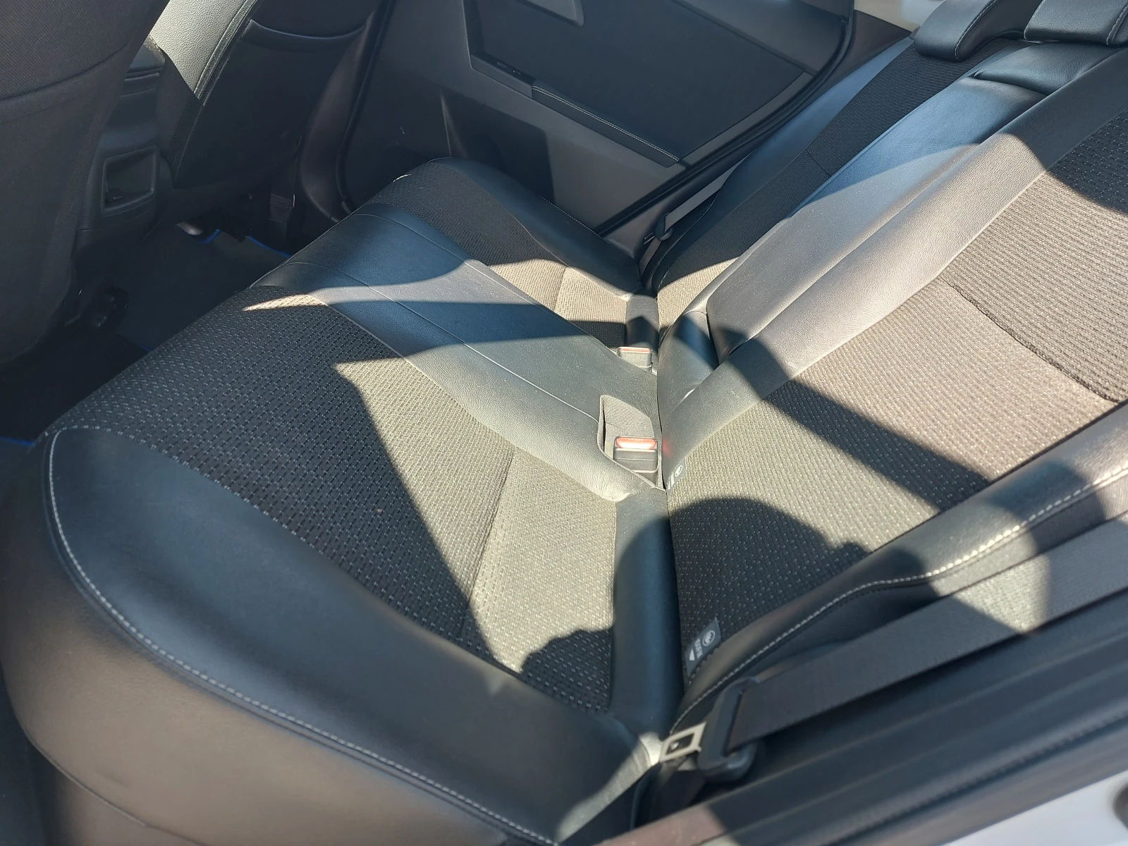 Toyota Auris 1.8 HYBRID - изображение 9