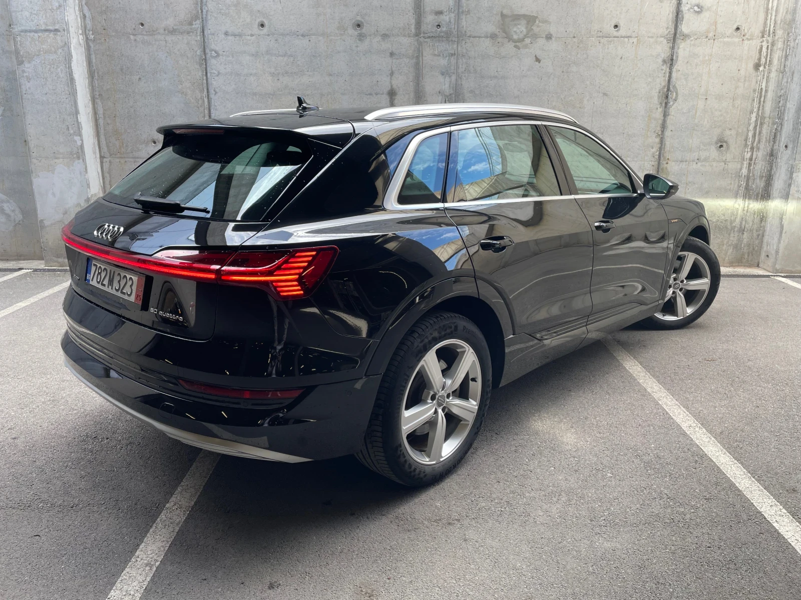 Audi E-Tron 100% SOH Гаранция 07/28 - изображение 3